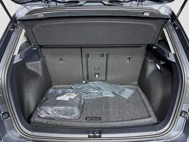 New 2026 Volkswagen Taos SEL image 27