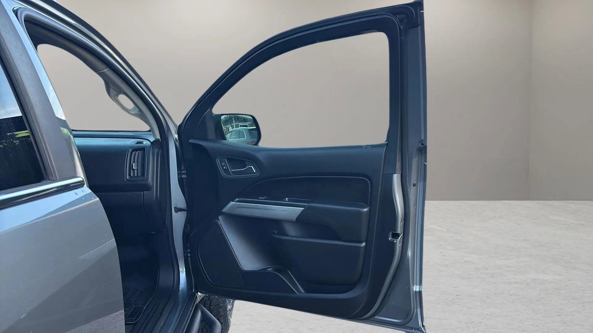 Used 2018 Chevrolet Colorado LT AWD/4WD image 41