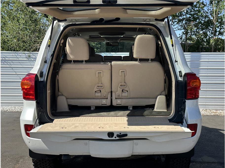 Used 2013 Toyota Land Cruiser AWD/4WD image 35