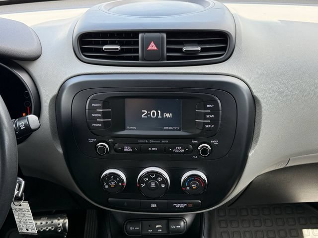 Used 2016 Kia Soul + FWD image 22