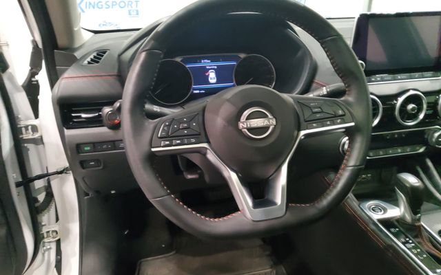 Used 2024 Nissan Sentra SR w/ SR Premium Package image 17