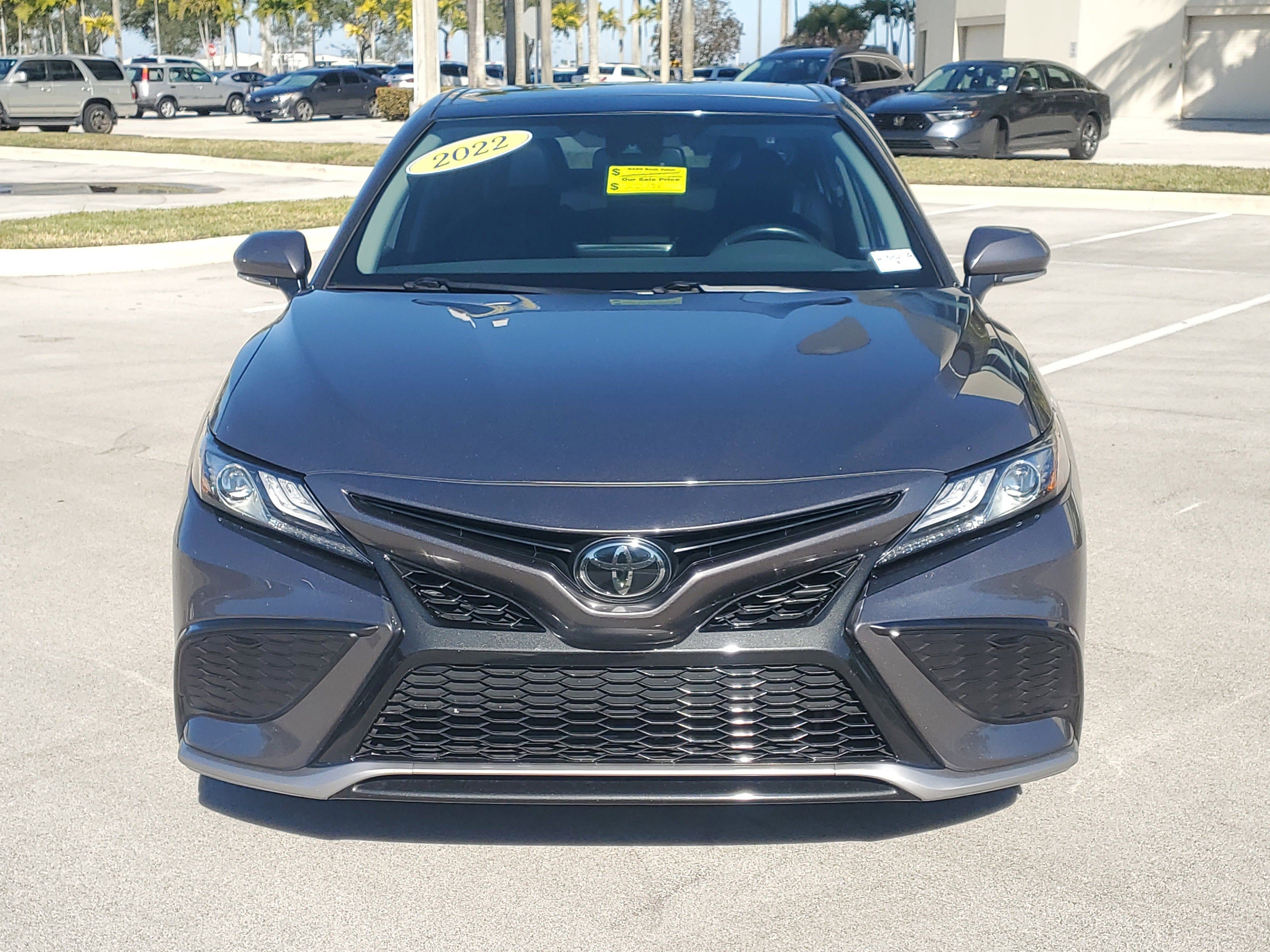 Used 2022 Toyota Camry XSE image 8