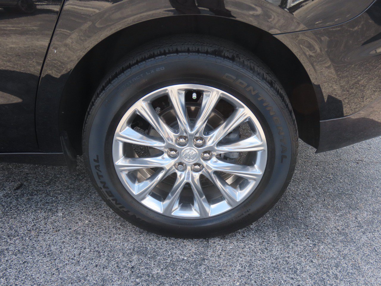 Used 2021 Buick Enclave Premium w/ Surround and Sites Package AWD/4WD image 18