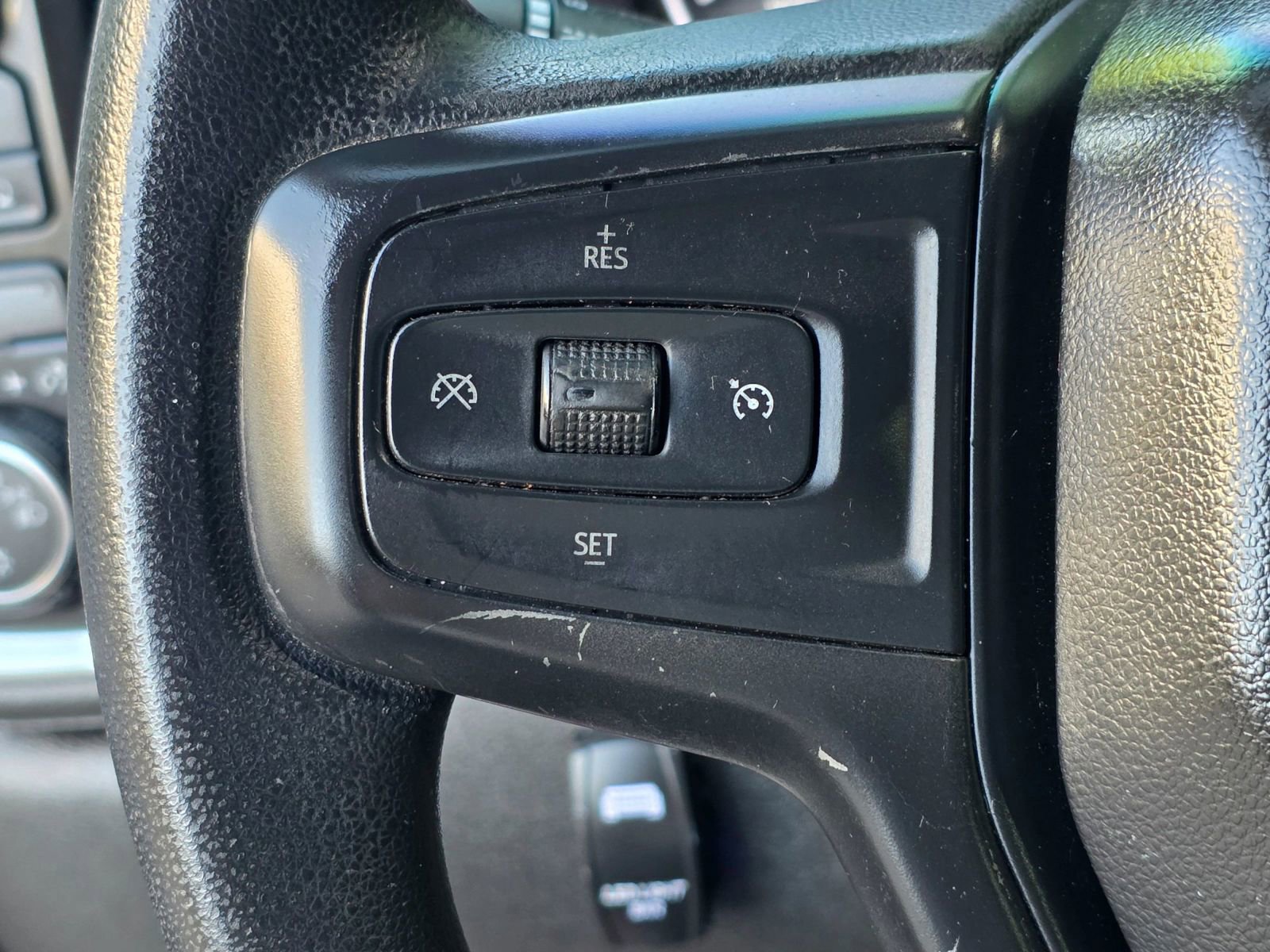 Used 2019 Chevrolet Silverado 1500 LT AWD/4WD image 18
