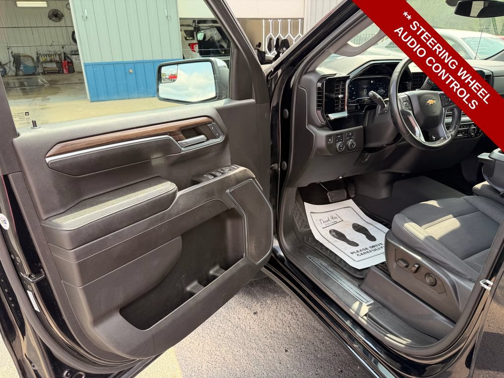 Used 2023 Chevrolet Silverado 1500 LT AWD/4WD image 16