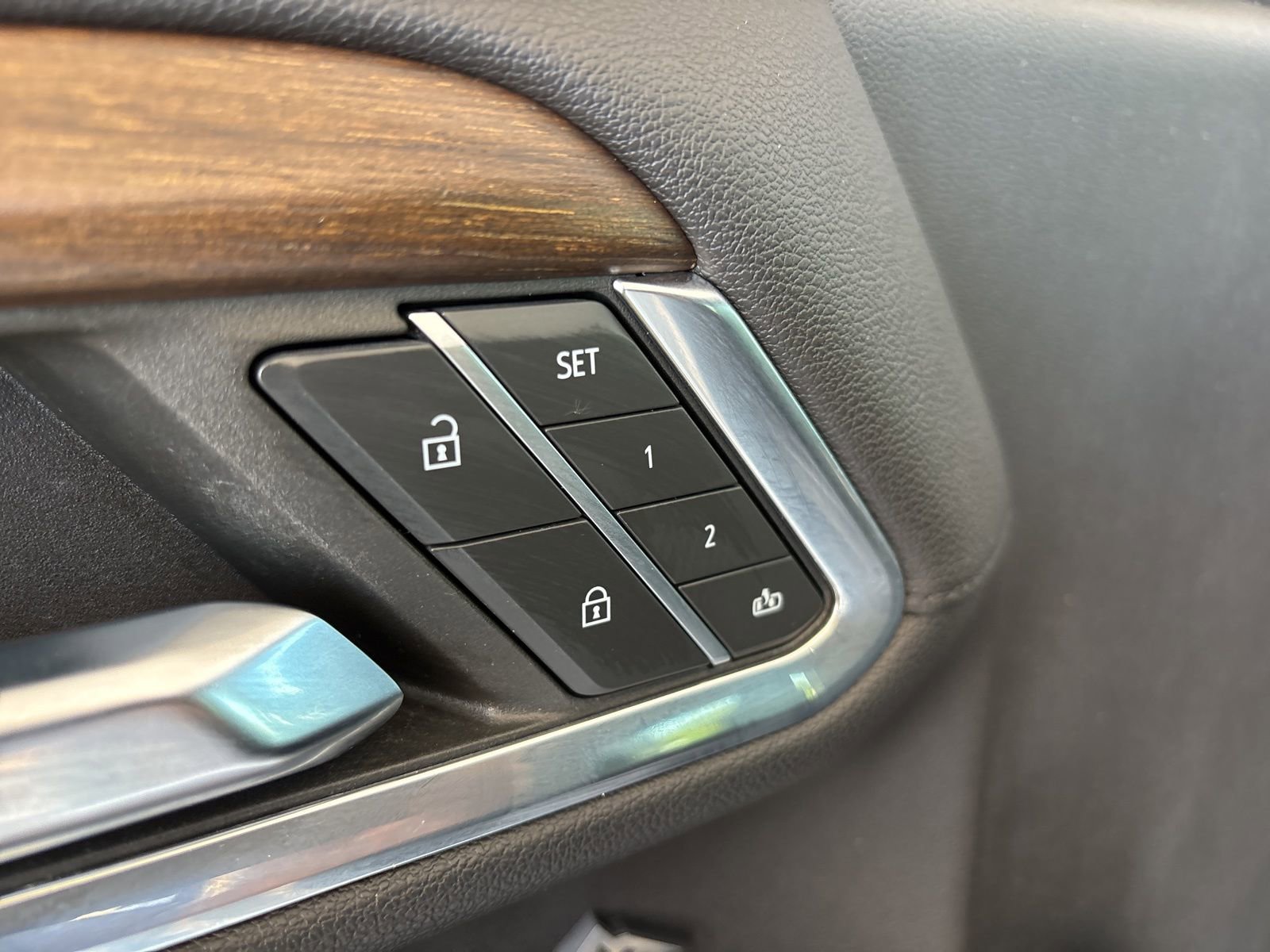 Used 2022 Chevrolet Silverado 1500 High Country w/ High Country Premium Package image 13