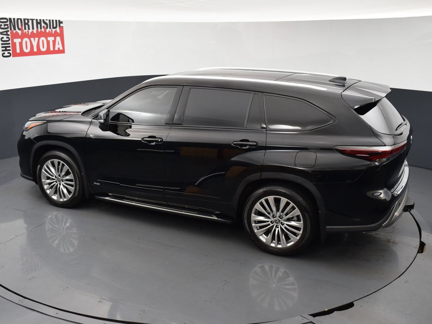 Used 2025 Toyota Highlander Platinum AWD/4WD image 29