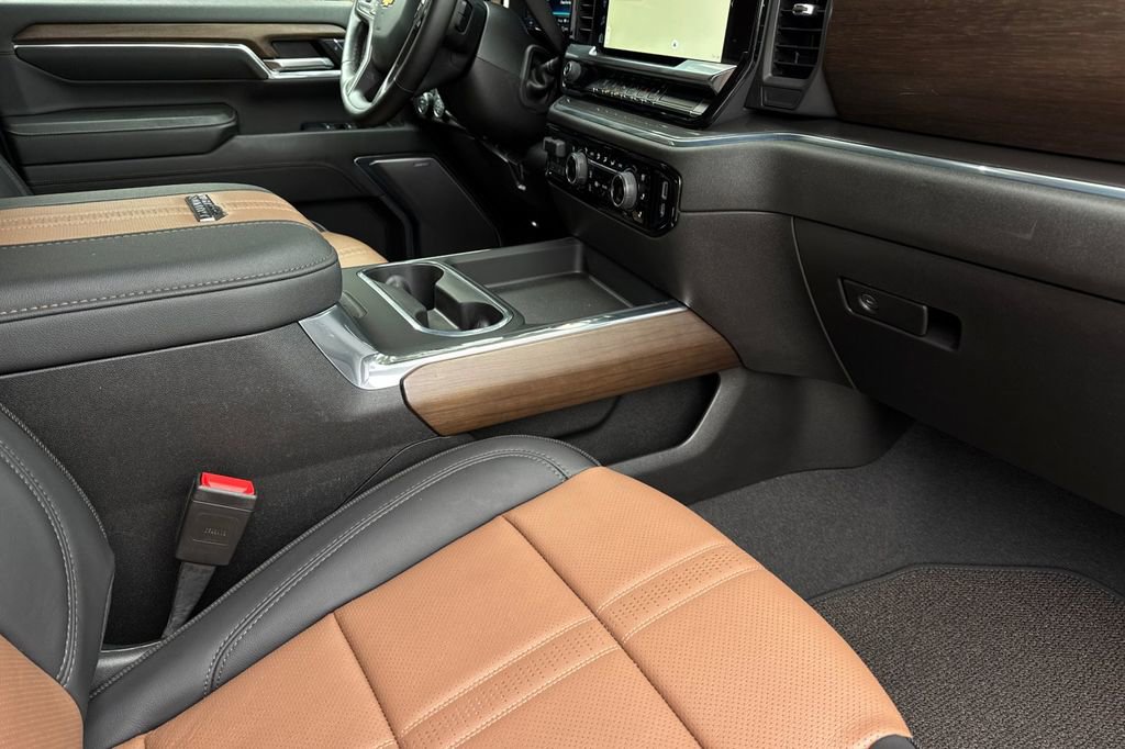 Certified 2024 Chevrolet Silverado 3500 High Country image 17