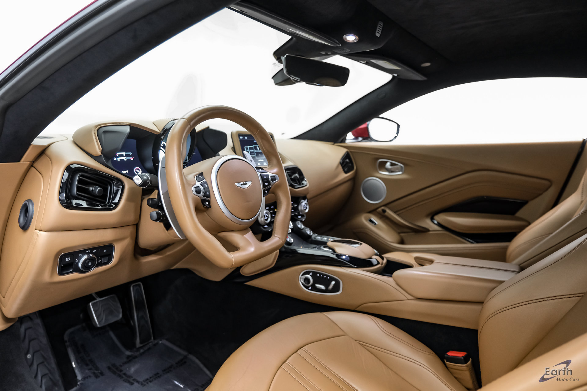 Used 2020 Aston Martin V8 Vantage Coupe RWD image 39
