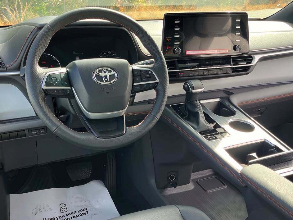 Certified 2024 Toyota Sienna XSE image 13