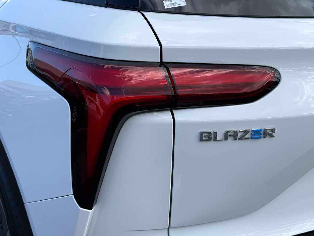 Used 2024 Chevrolet Blazer EV LT AWD/4WD image 10