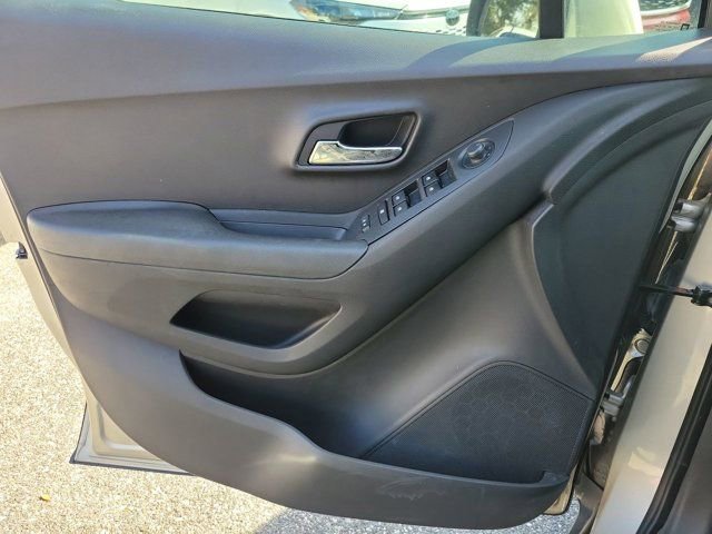 Used 2016 Chevrolet Trax LT image 34