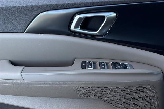 New 2026 Kia Carnival LXS FWD image 11