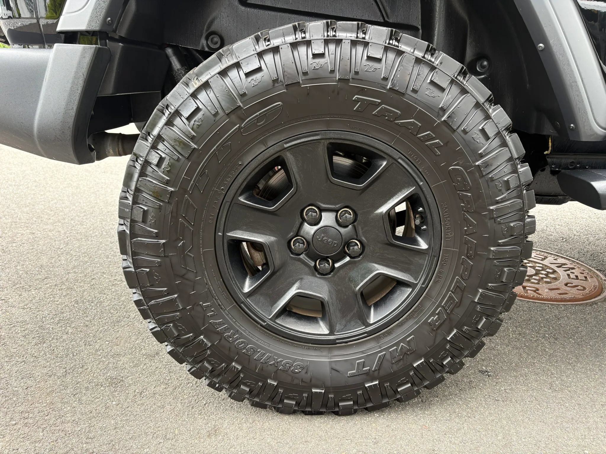 Used 2024 Jeep Wrangler Sport AWD/4WD image 17