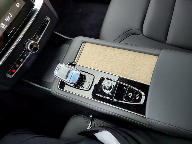 New 2026 Volvo XC90 B6 Plus w/ Protection Package image 26