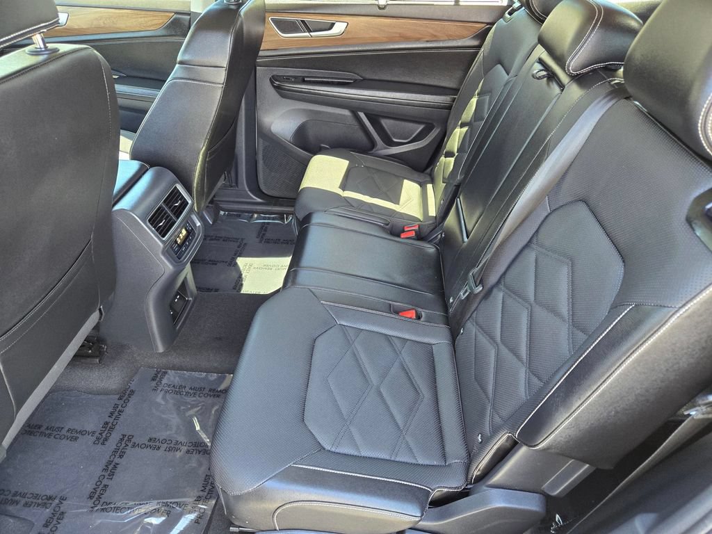 Used 2024 Volkswagen Atlas SE AWD/4WD image 10