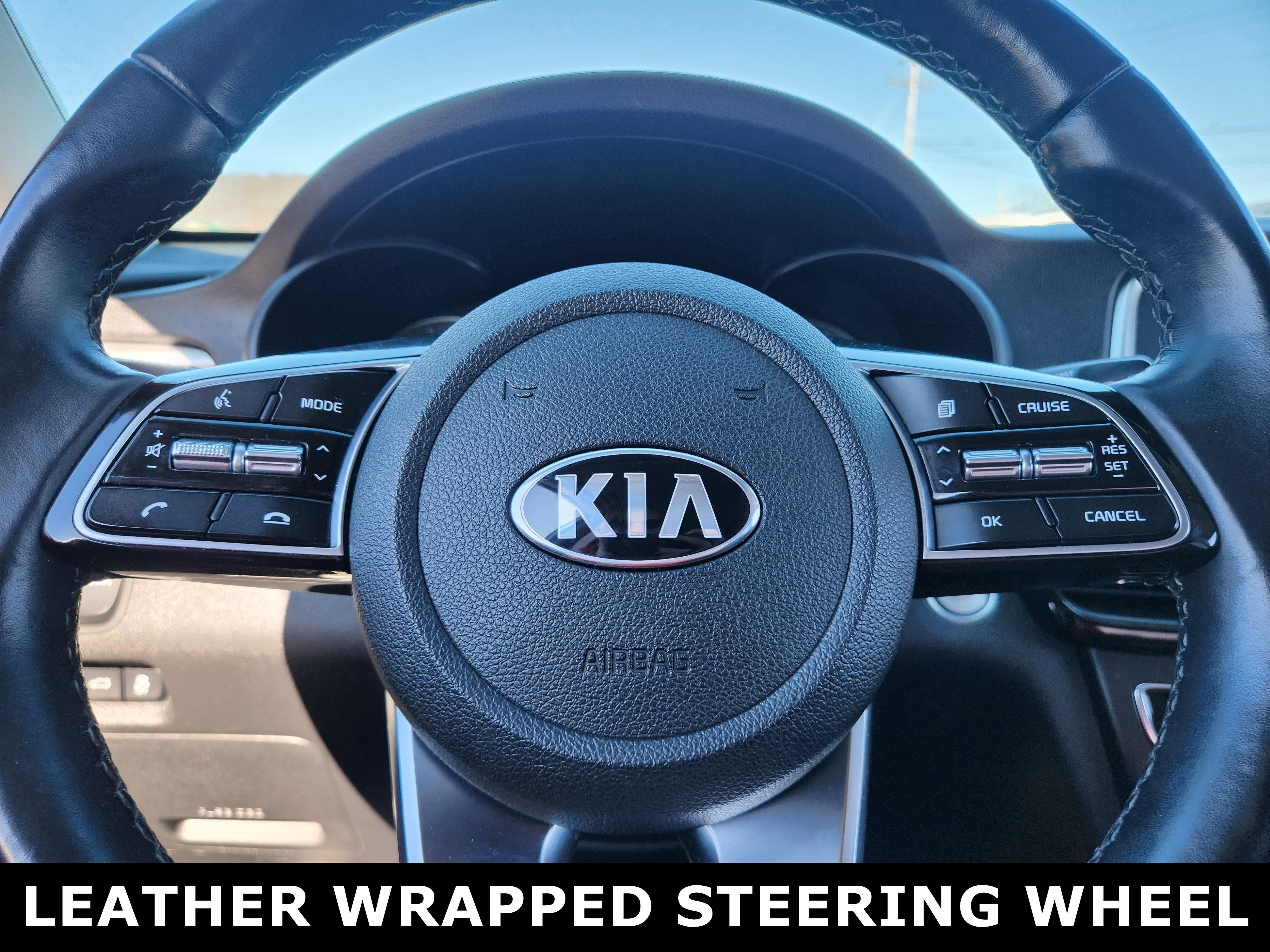 Used 2020 Kia Optima SE image 2
