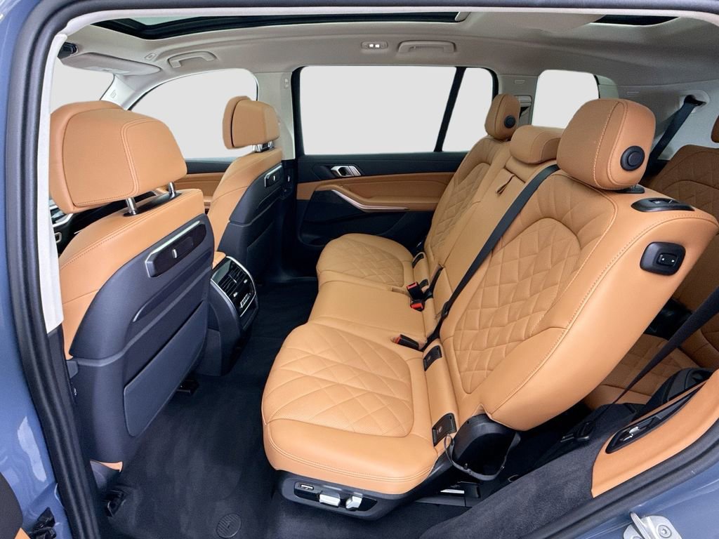 Certified 2025 BMW X7 xDrive40i w/ Parking Assistance Package image 20