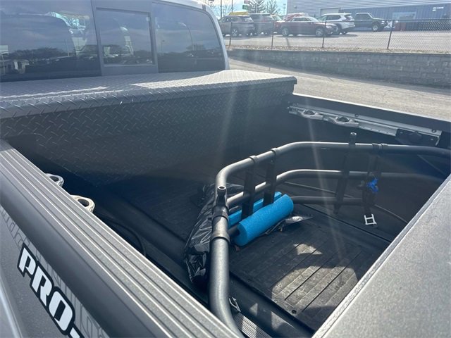 Used 2020 Nissan Frontier PRO-4X image 14