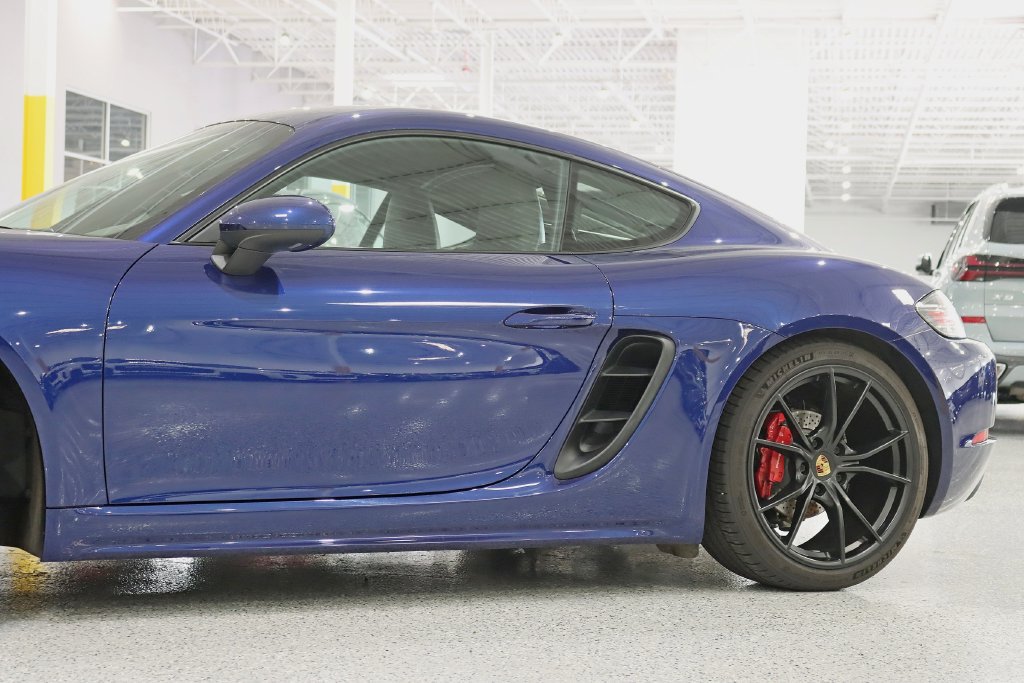 Used 2022 Porsche 718 Cayman S RWD image 3
