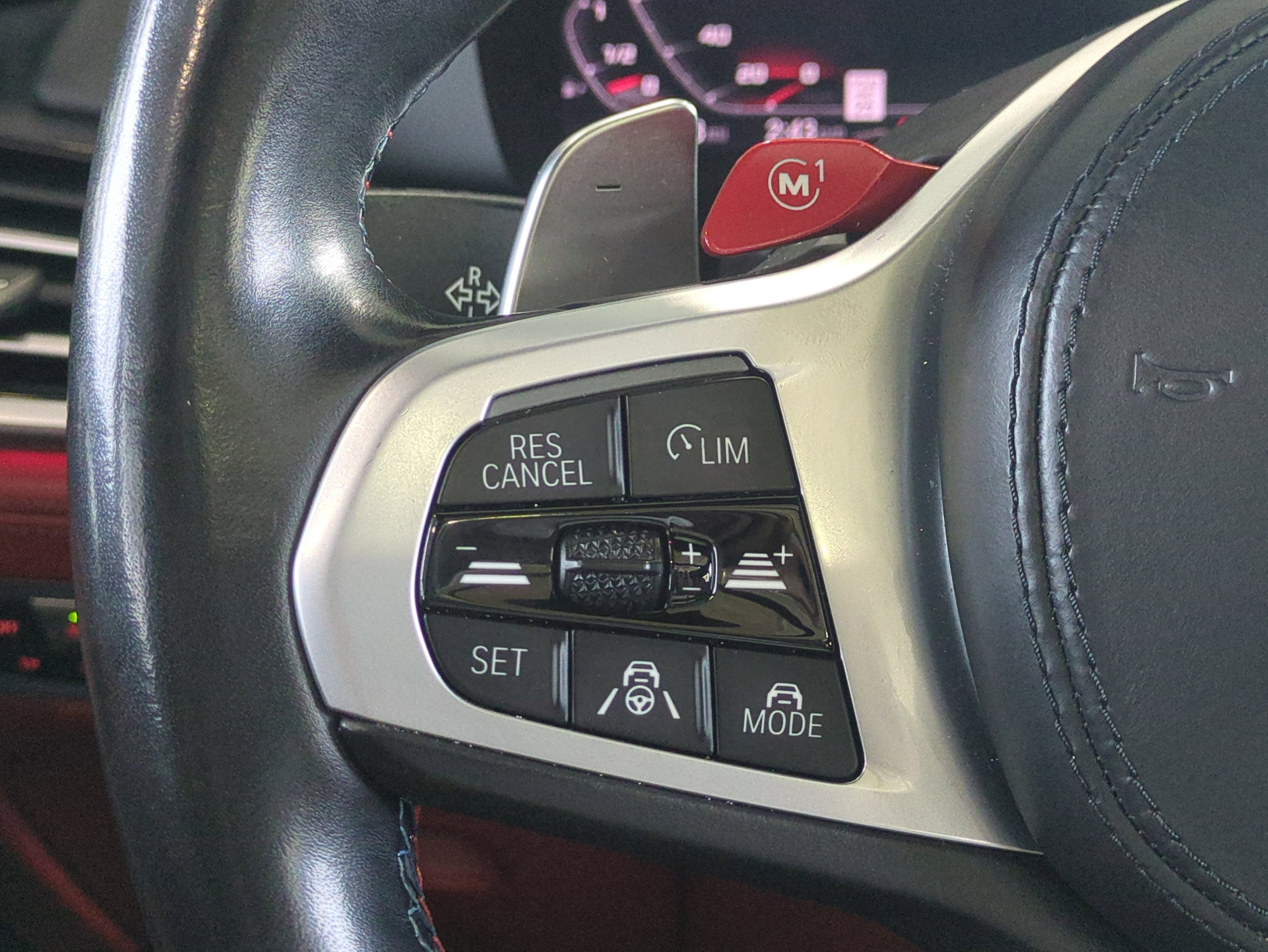 Used 2022 BMW X6 M w/ Competition Package image 28