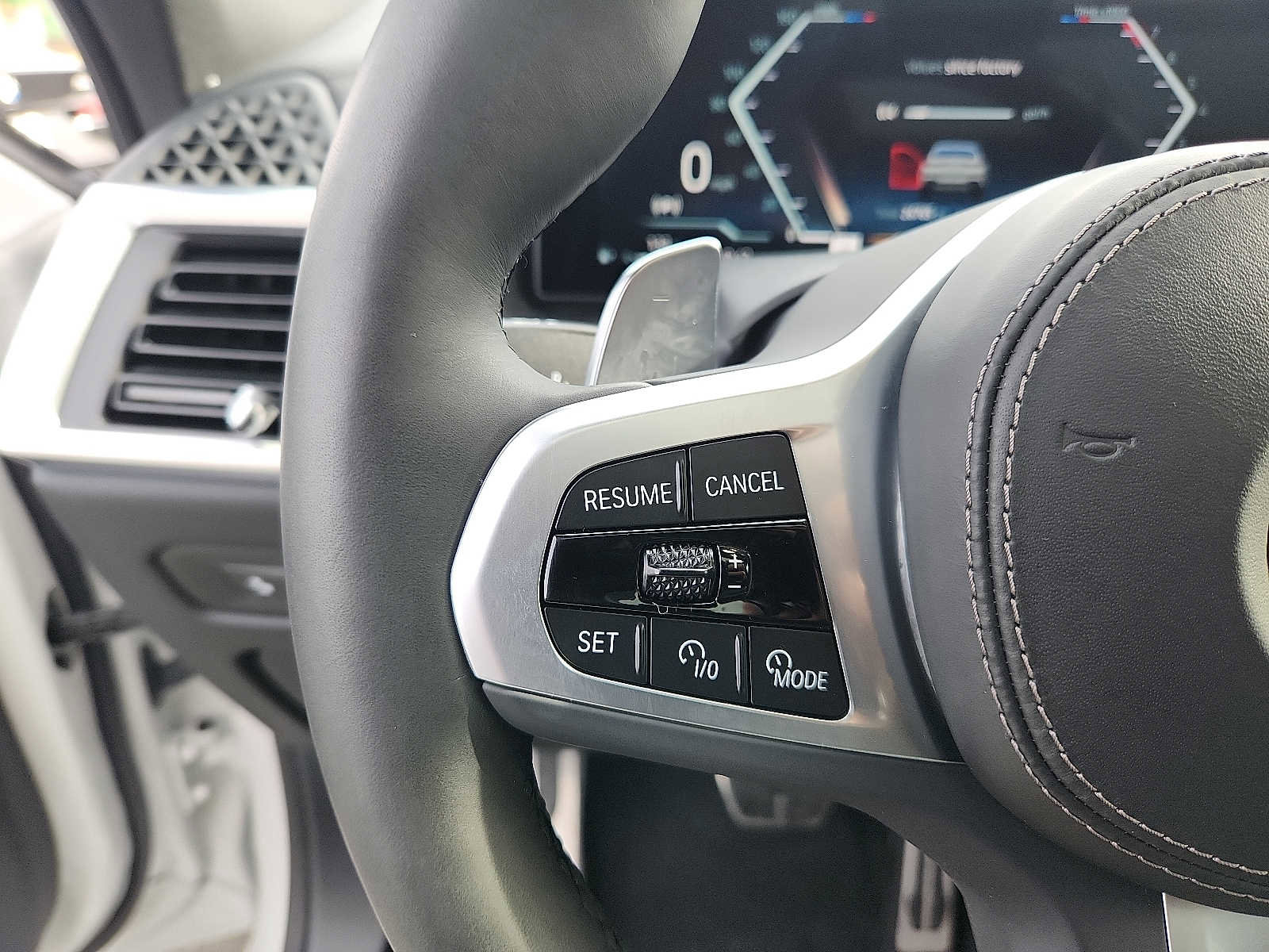 Used 2024 BMW X6 xDrive40i w/ Parking Assistance Package image 20