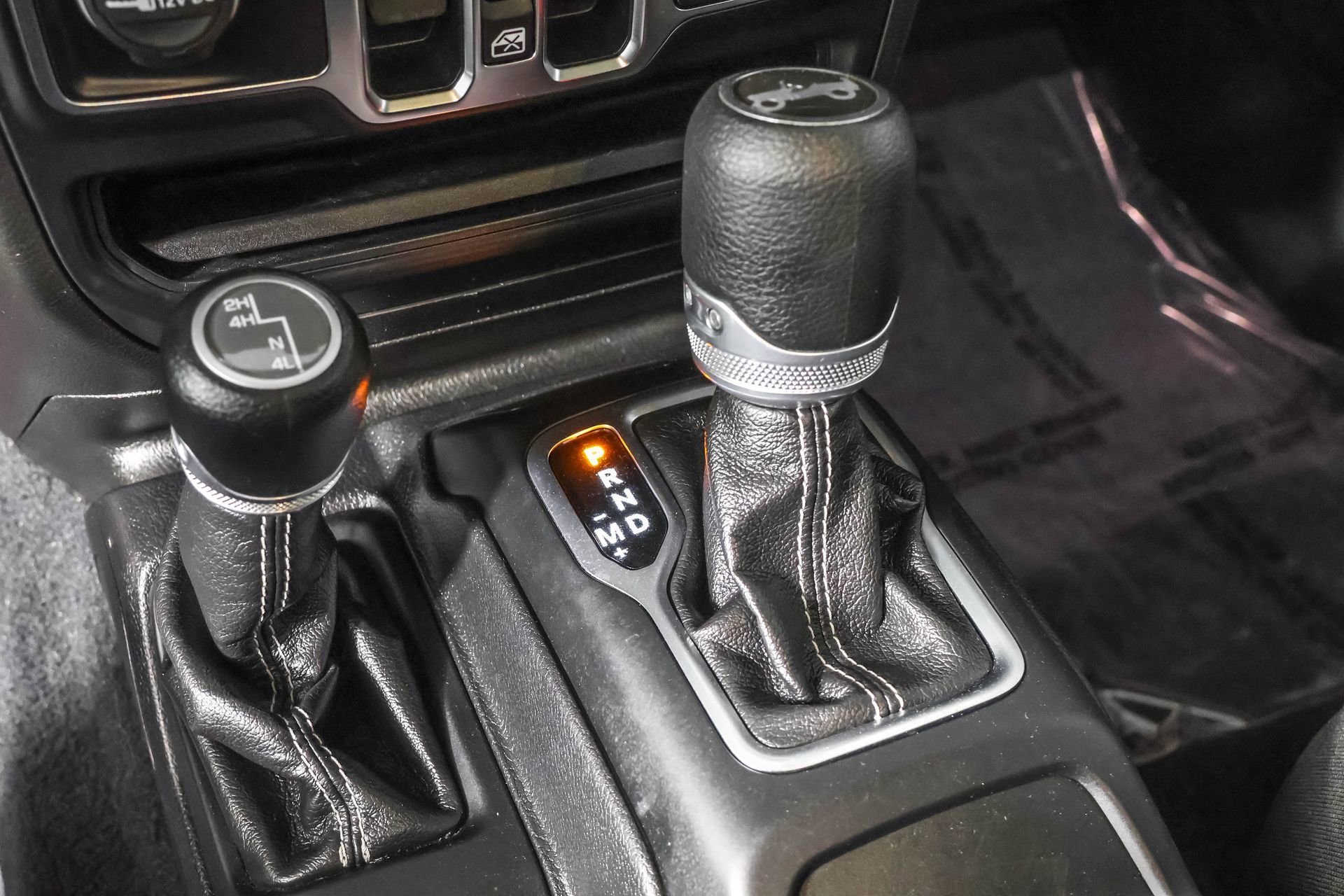 Used 2020 Jeep Wrangler Unlimited Sahara image 23