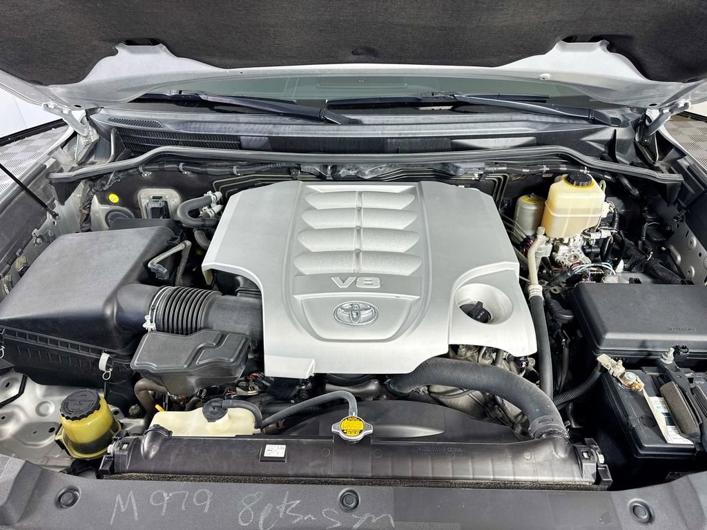 Used 2016 Toyota Land Cruiser AWD/4WD image 40