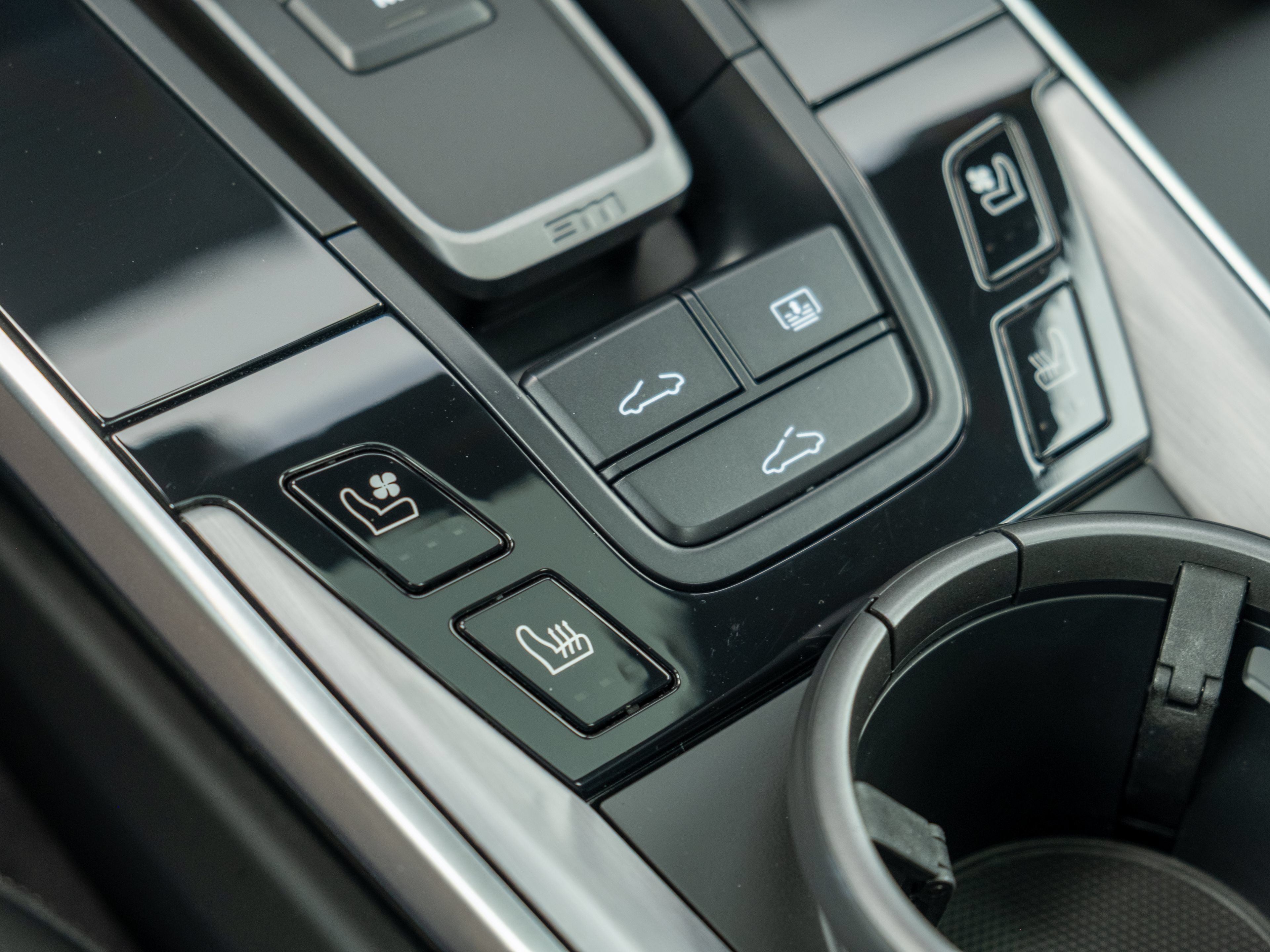 Certified 2021 Porsche 911 Turbo S AWD/4WD image 38