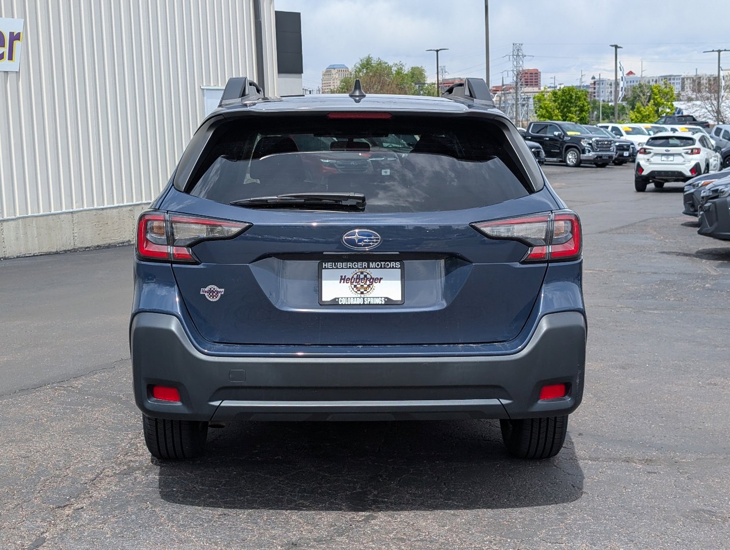 Used 2023 Subaru Outback Premium AWD/4WD image 6