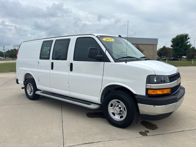 Used 2025 Chevrolet Express 2500 w/ Driver Convenience Package RWD image 31