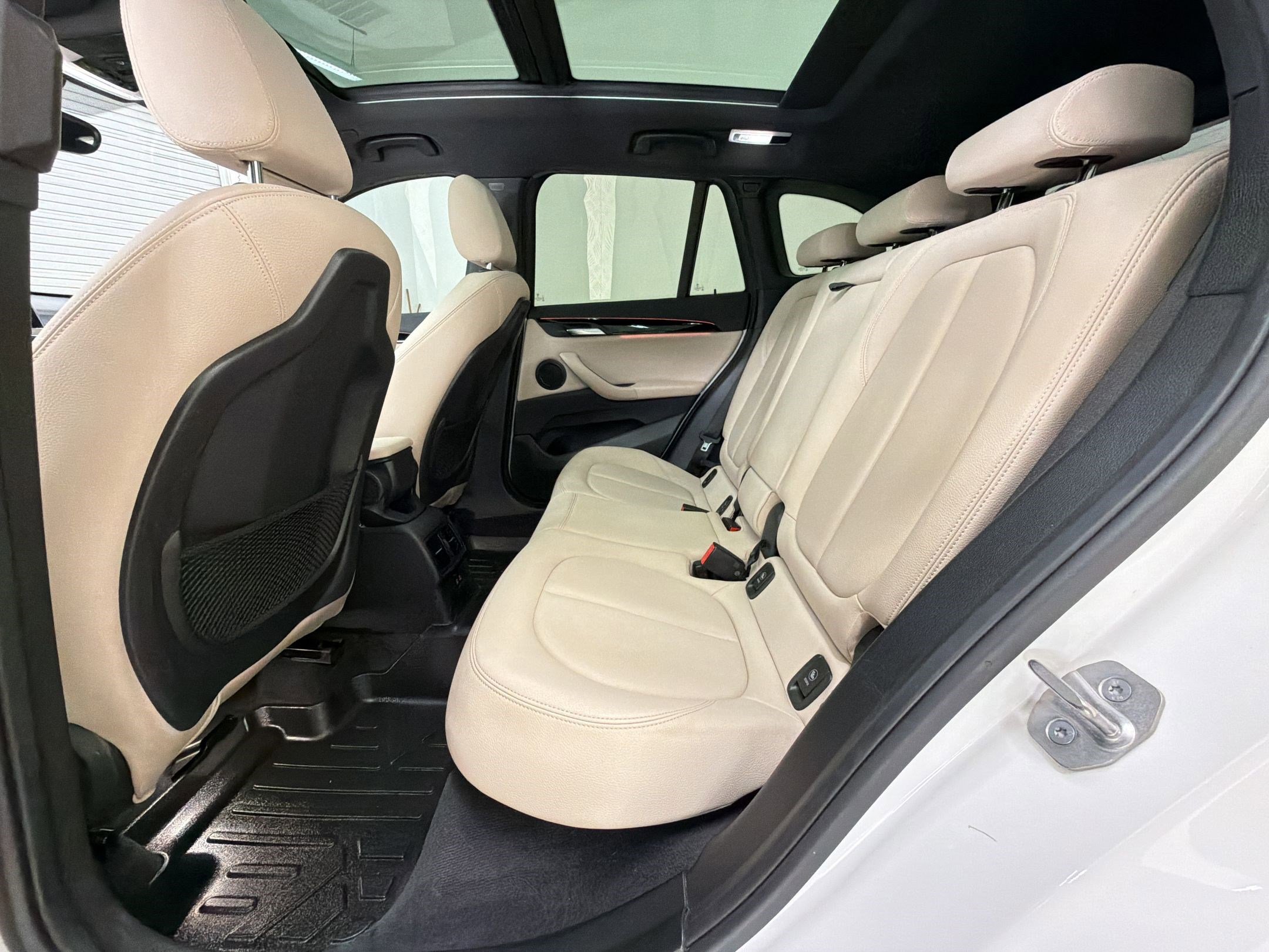 Used 2021 BMW X1 xDrive28i w/ Premium Package image 15