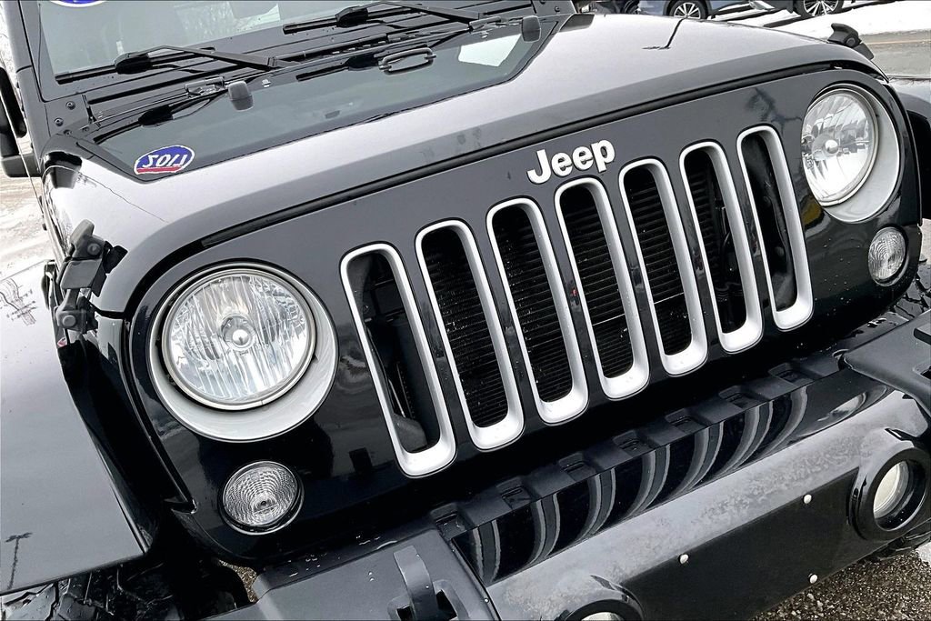 Used 2017 Jeep Wrangler Unlimited Sahara AWD/4WD image 30