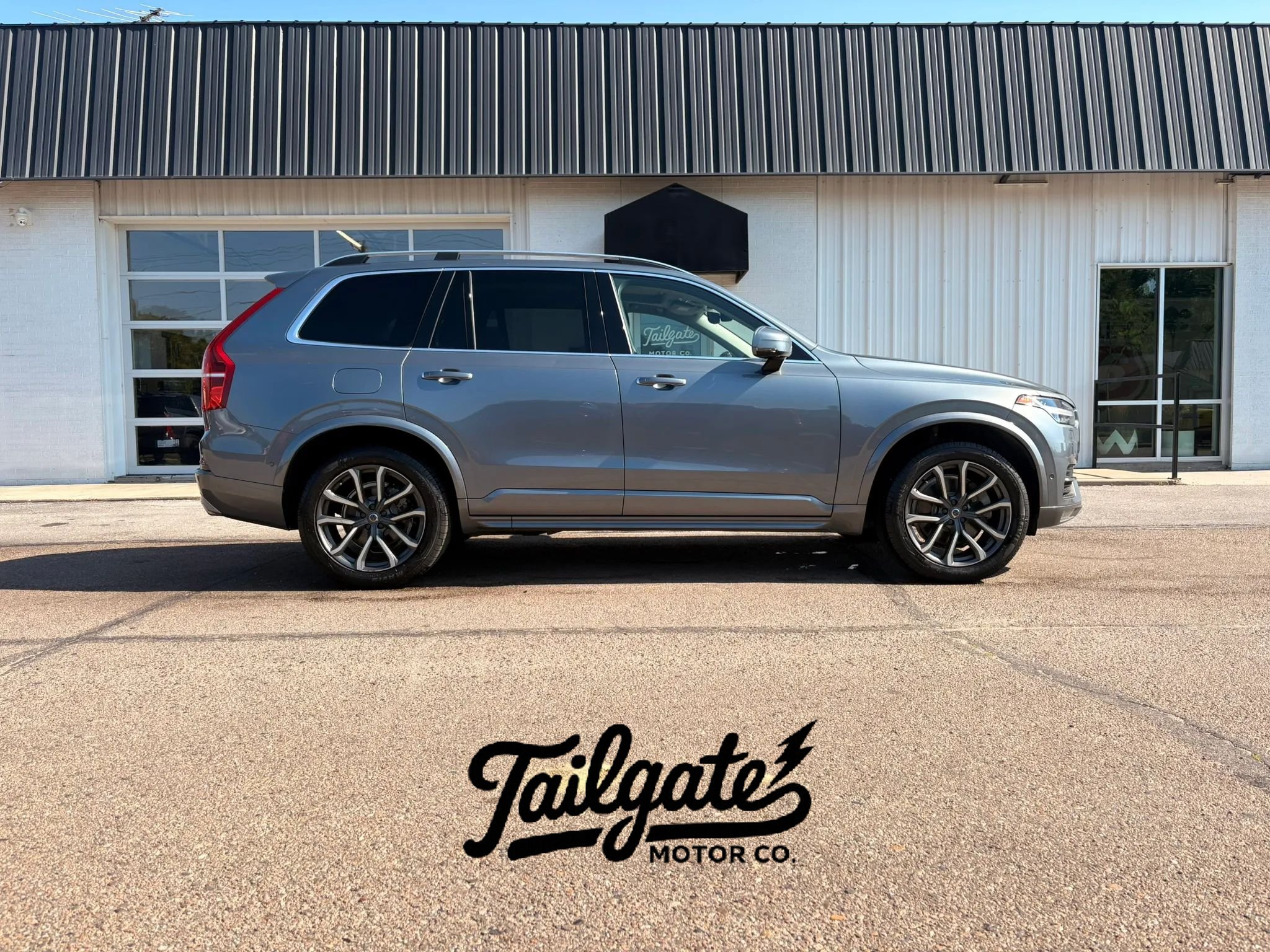 Used 2016 Volvo XC90 T6 Momentum w/ Momentum Plus Package