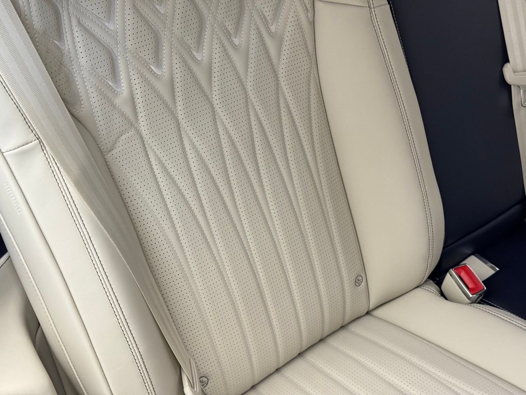 New 2026 Bentley Flying Spur Azure image 56