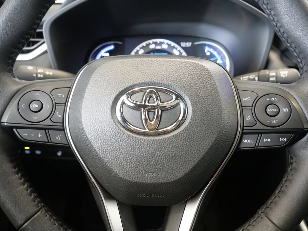 Used 2024 Toyota RAV4 XSE AWD/4WD image 18