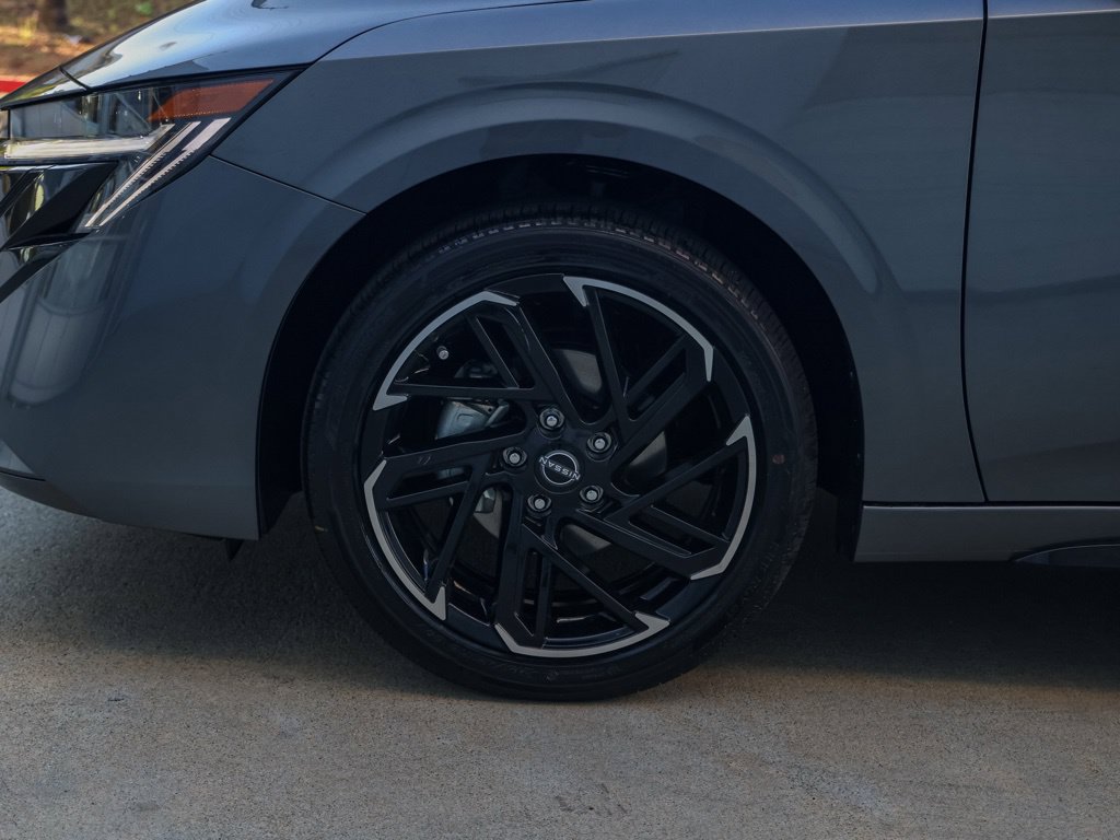 New 2026 Nissan Sentra SR w/ SR Premium Package FWD image 12