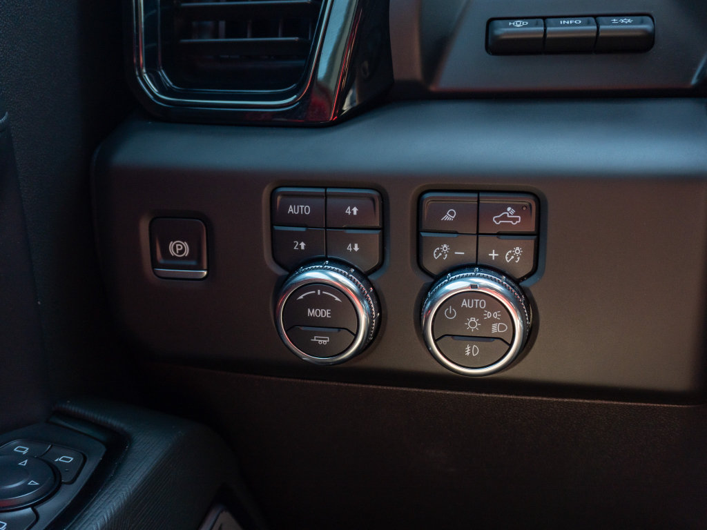 Used 2025 GMC Sierra 1500 AT4X w/ AT4X AEV Edition AWD/4WD image 27