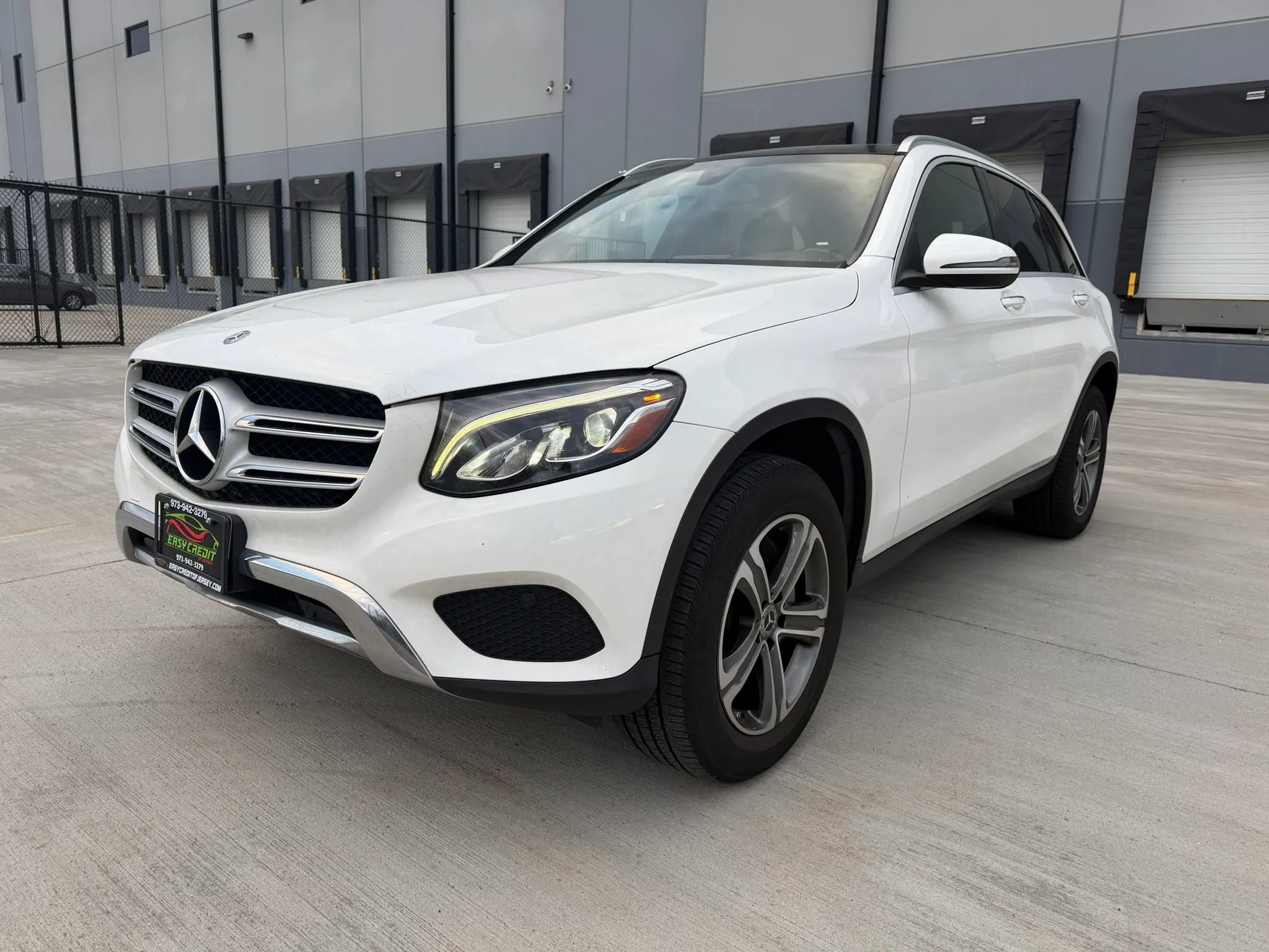 Used 2019 Mercedes-Benz GLC 300 4MATIC image 1