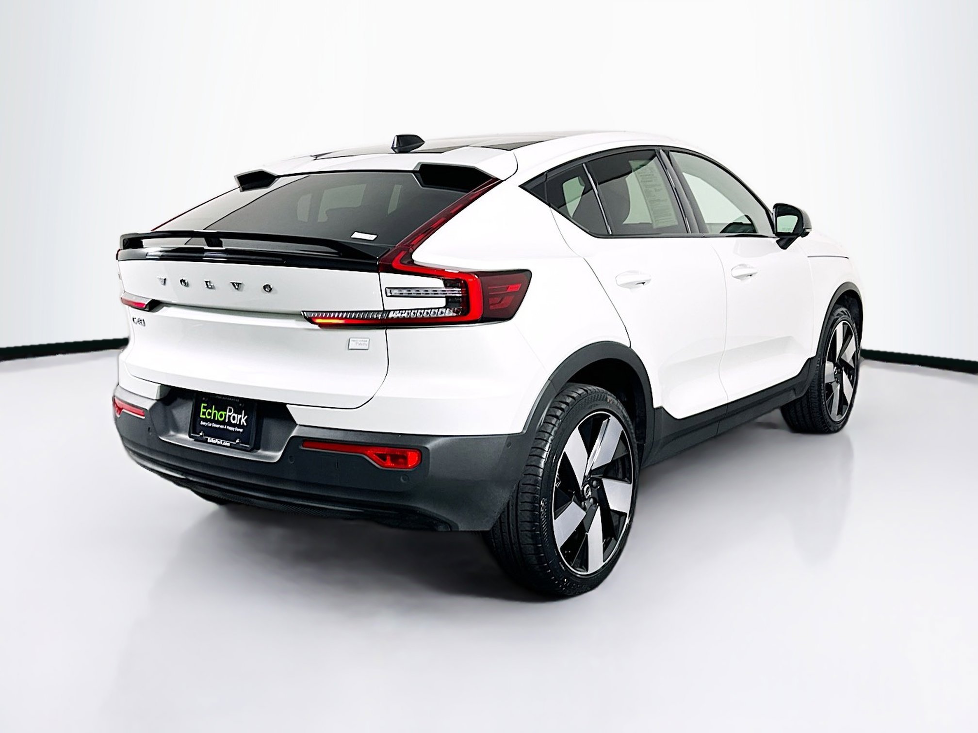 Used 2023 Volvo C40 P8 Recharge Plus w/ Climate Package image 9