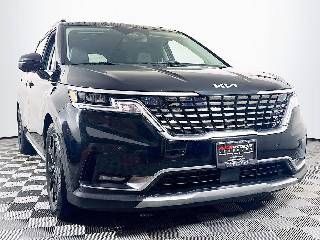 Used 2022 Kia Carnival SX image 1