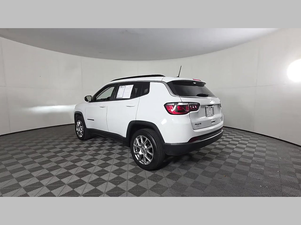 Used 2022 Jeep Compass Latitude AWD/4WD image 39