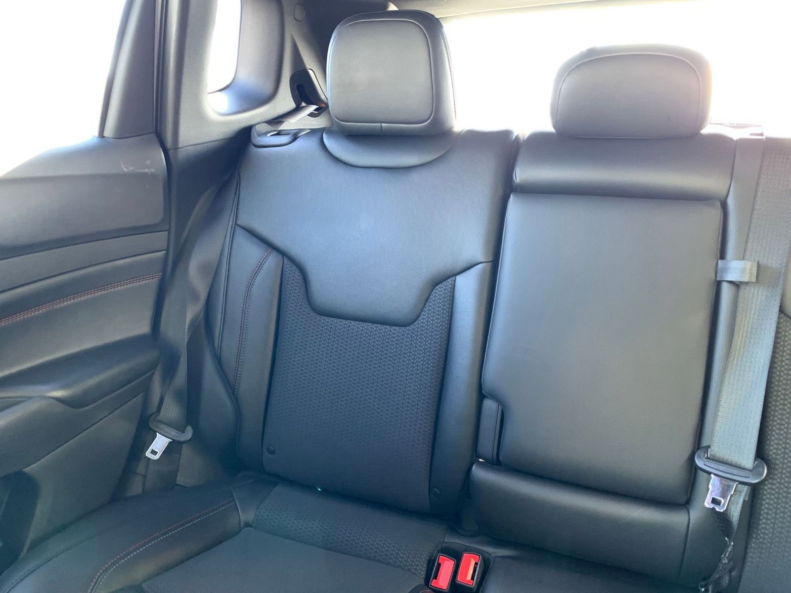 Used 2025 Jeep Compass Trailhawk image 38