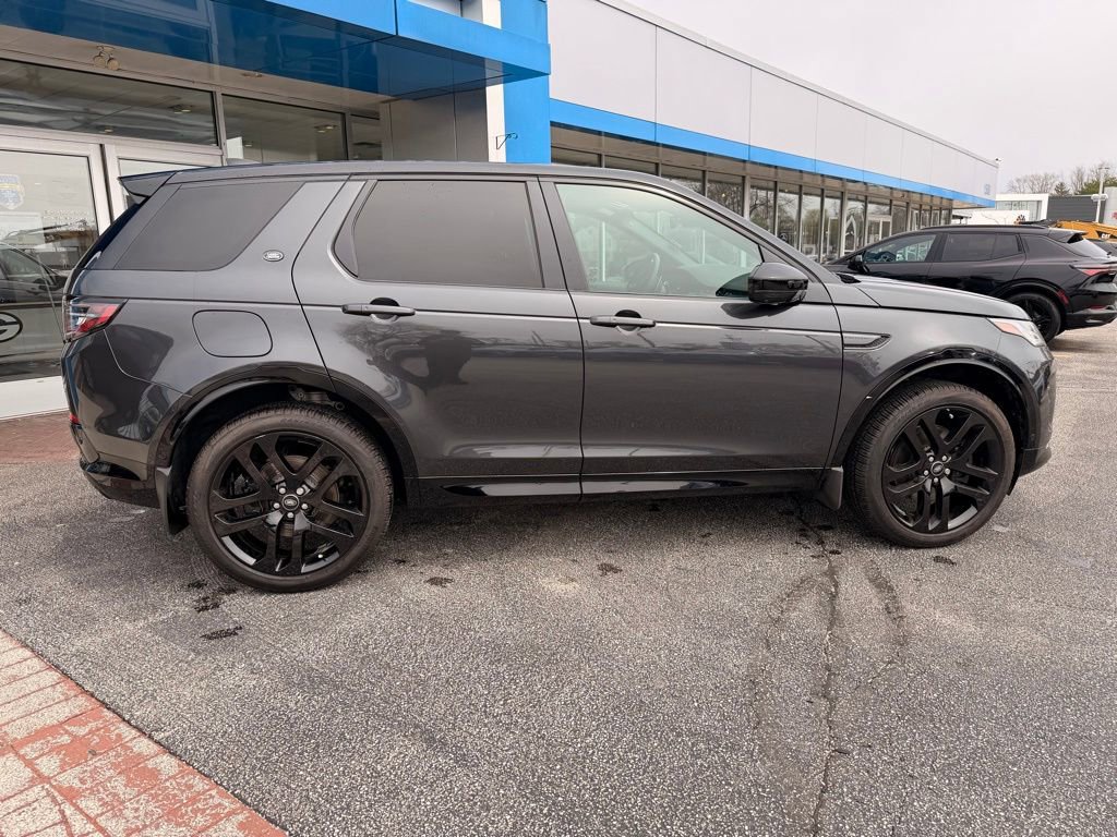 Used 2025 Land Rover Discovery Sport Dynamic SE image 11