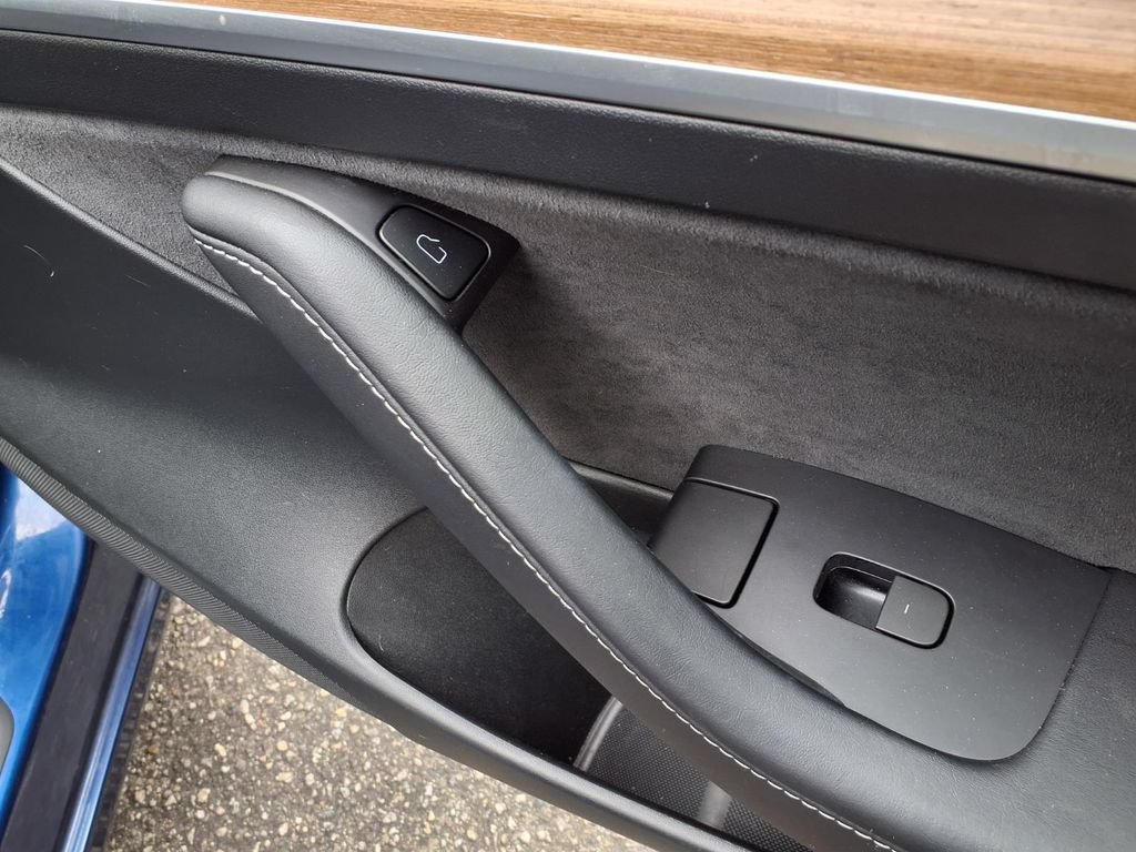 Used 2023 Tesla Model 3 Standard Range RWD image 22