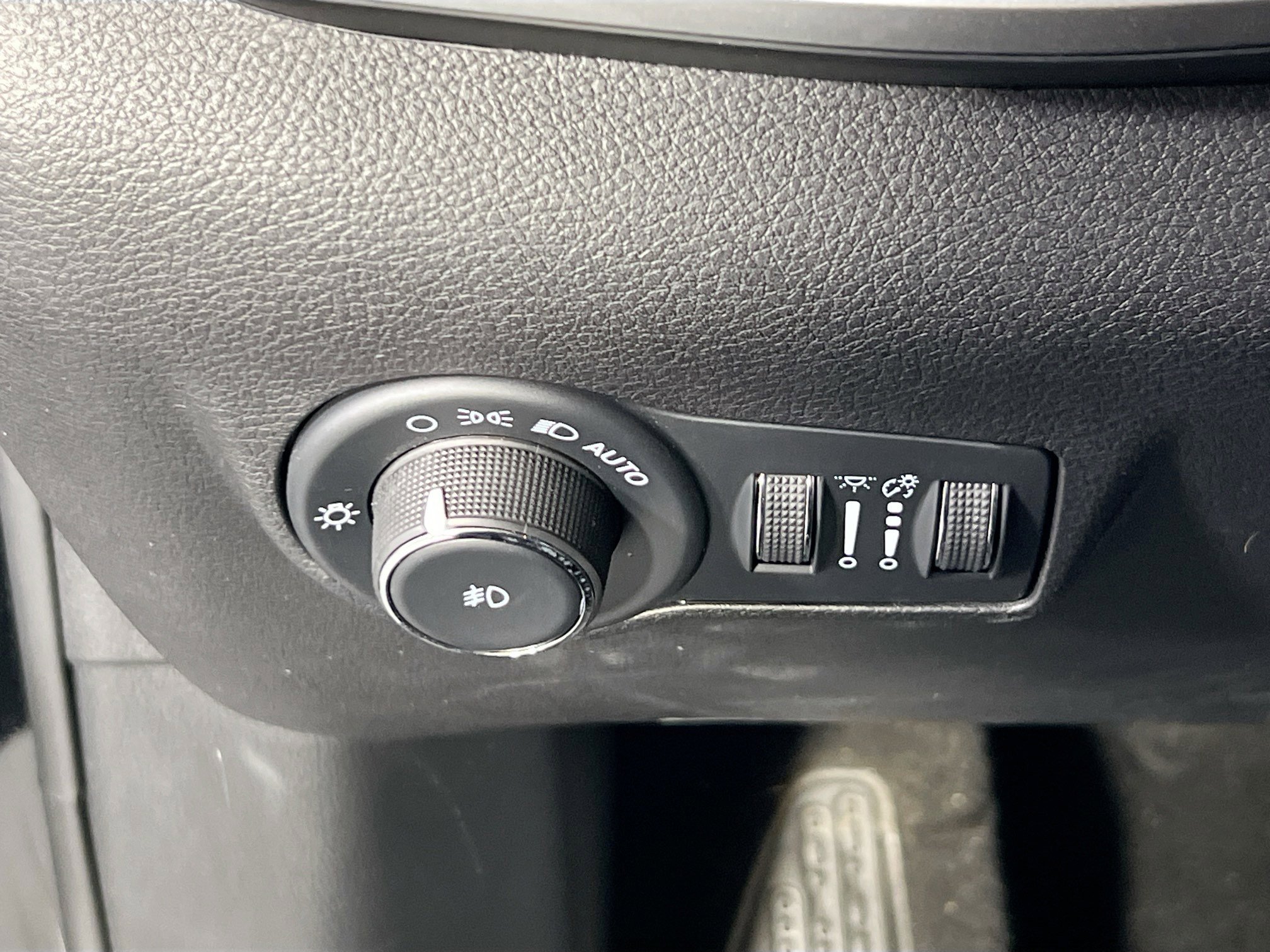 Used 2022 Jeep Compass Latitude image 10