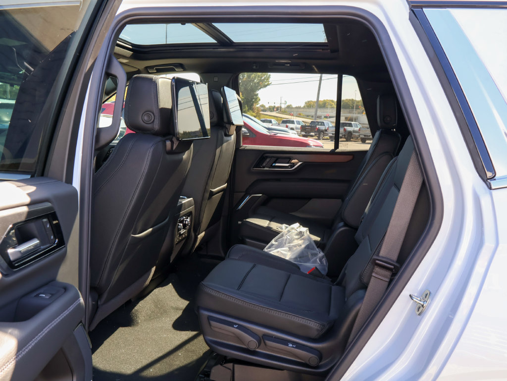 New 2027 GMC Yukon Denali w/ Denali Reserve Package AWD/4WD image 13