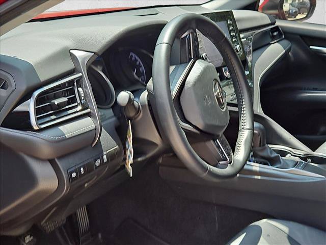 Used 2023 Toyota Camry SE FWD image 9
