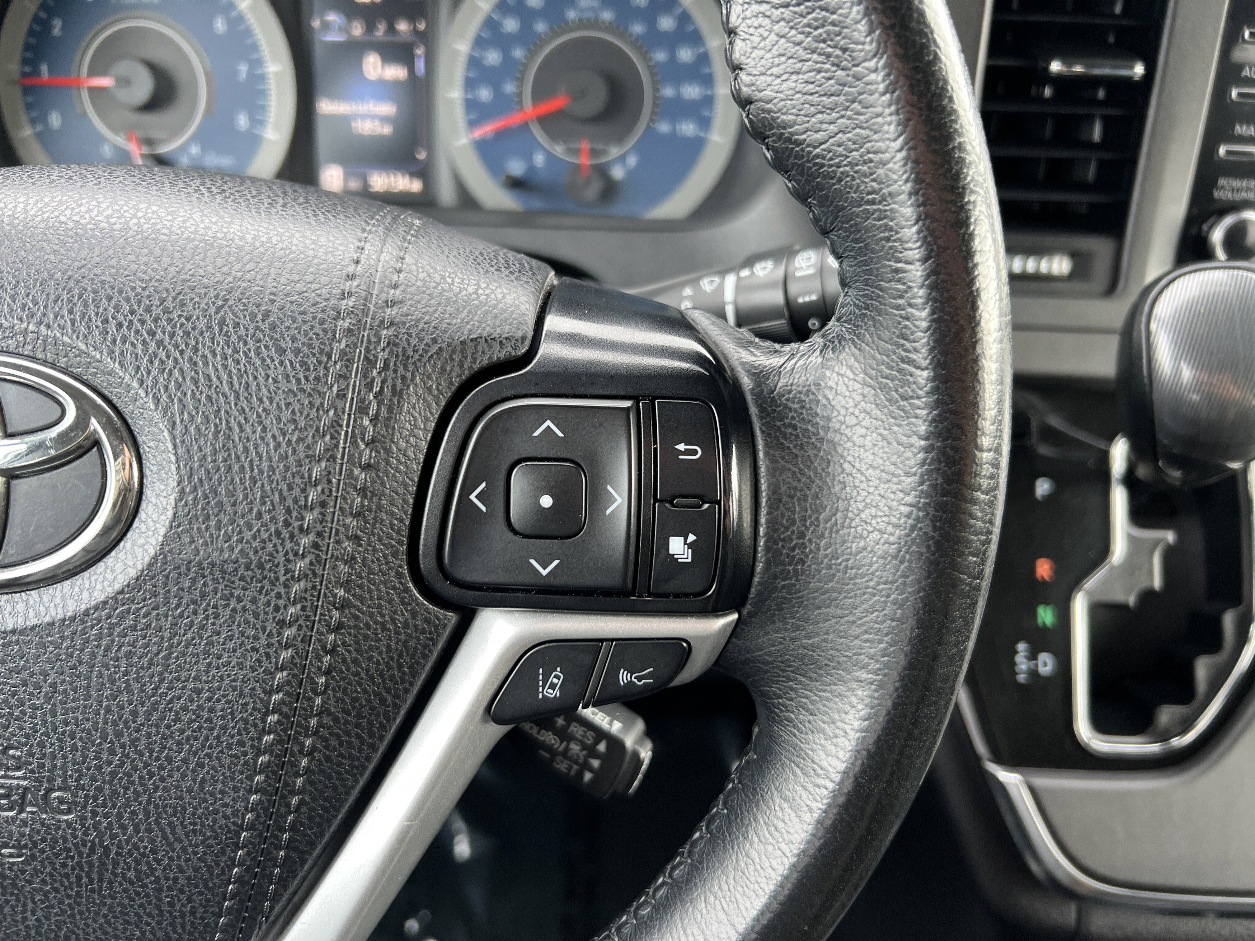 Used 2019 Toyota Sienna SE image 26