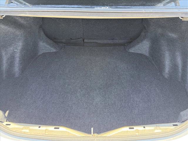 Used 2017 Toyota Corolla LE w/ Carpet Mat Package (TMS) FWD image 7